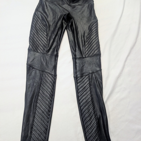 SPANX Black High-Waist Moto Ribbed Leggings - Picture 7 of 8